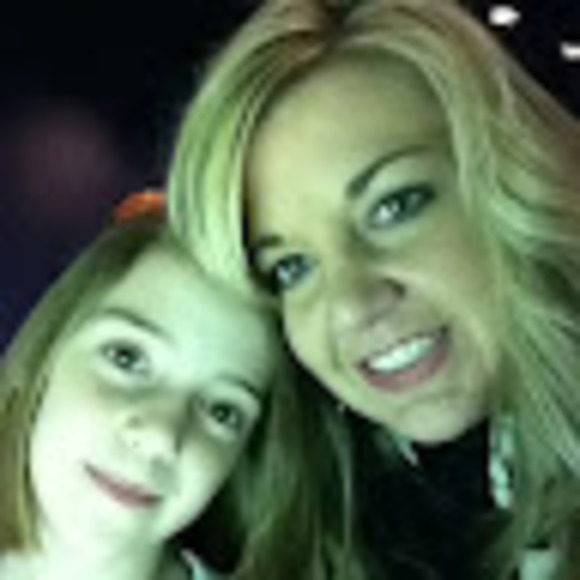 Meet your Posher, Heidi - Picture 1 of 1